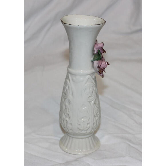 Vintage Ceramic 6.75” Bud Vase Reed Diffuser 3D Roses Gold Trim Rim & Roses - Picture 5 of 6